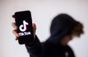 Sfida më e re në TikTok i nxit nxënësit të vjedhin sende nga shkolla