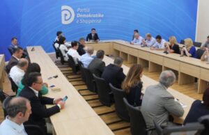 Përjashtimi i Sali Berishës, zbardhen detaje nga takimi i Bashës me krerët e degëve