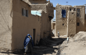 Mori pjesë në protestën e grave, talebanët vrasin nënën e re afgane me foshnjën në krahë