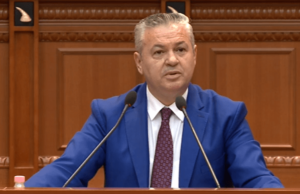 Myslim Murrizi: Berisha të kthehet të marrë drejtimin e PD, ose në të kundërt të largohet së bashku me Bashën