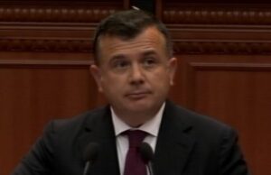 Përplasja me Bashën/ Balla: Gjuhë e papranueshme në Kuvend
