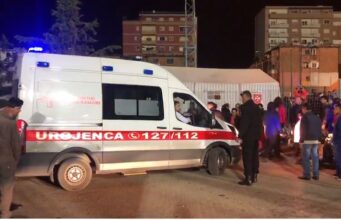 Durrës/ Ishin në dasmë, mbi 20 persona shtrohen me urgjencë në spital me simptoma helmimi