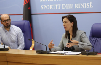 Largimi i studentëve jashtë vendit/ Ja si do i rikthejë qeveria