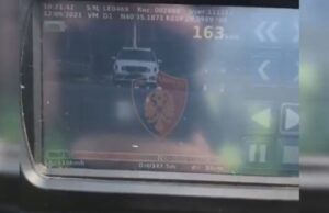 Të dehur dhe me shpejtësi të lartë, 14 shoferë të arrestuar dhe mijëra gjoba