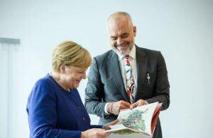 Merkel tur në Ballkan, darkë private në Tiranë me liderët e rajonit