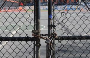 Mbyllen shkollat, s’ka më nxënës në Elbasan