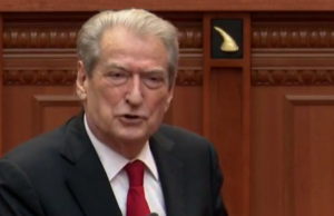 Sali Berisha shkon në parlament: Basha dhe Rama të përfshirë në skandalin e inceneratorëve!