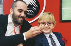 Greg Rama shfaqet me Zahon dhe na tregon sa është rritur