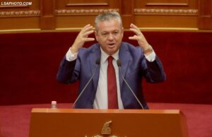 Murrizi shfrenon gojën pas vendimit për Metën: Zbythje në menderë e drejtësisë së re