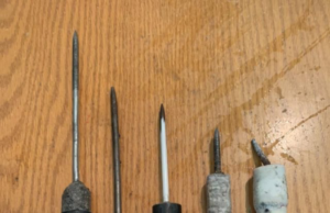 Kontroll i befasishëm në mesnatë në burgun e Peqinit/ Gjenden celularë e kaçavida