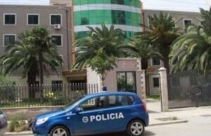 Kishte mbushur makinën plot me klandestinë nga Jemeni dhe Palestina/ E pëson keq 22-vjeçari