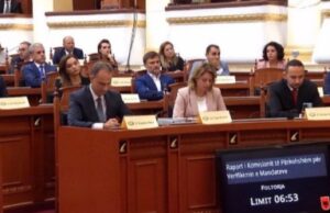 18 deputetë ultimatum Bashës/ Jep dorëheqjen deri në orën 10:00