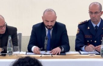 Shitja e lëndëve narkotike në shkolla/ Si ta ndalojmë?