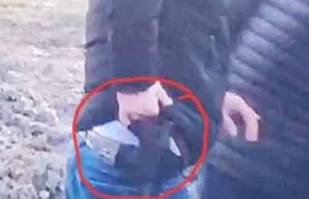 Foto/ Policë civilë të armatosur në protestën e qytetarëve në Durrës