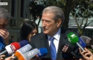 Berisha: S’kam lidhje me protestat, unë po punoj për ribashkimin e PD-së