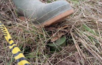 Zjarr i madh në Vlorë, po shpërthejnë municionet e mbetura nën-tokë prej 1997