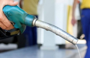 Nxitoni të mbushni makinat me karburant, pas orës 18:00 nafta rritet sërish