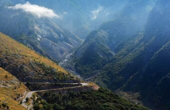 U nisën në drejtim të Karaburunit/ Turistët francezë humbin në Llogara