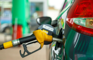 Nxitoni të mbushni makinat, nafta rritet sërish