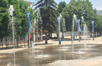 Korça mbushet me flamurë grekë, ja arsyeja