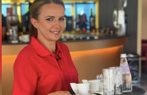 Rudina Hajdari braktis Sali Berishën, bëhet kamariere: A më shkon?