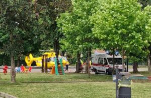 Tragjedi! Shpërthen bombola e gazit në kopësht/ Digjen 5 fëmijë të vegjël