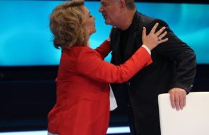 Baton Haxhiu i ‘qan hallin’ Eni Vasilit/ Dyshja ‘bën kërdinë’ në RTSH: Heqin punonjësit për të futur miqtë e tyre